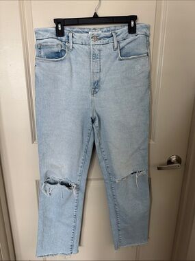 Good American Light Wash Distressed Ankle Jeans